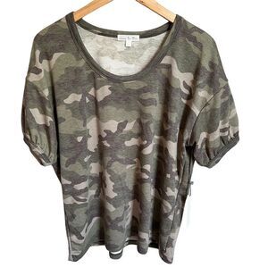 NWT Stitch Fix Nine Britton Short Puff Sleeve Camo Tee Top size Medium Pullover